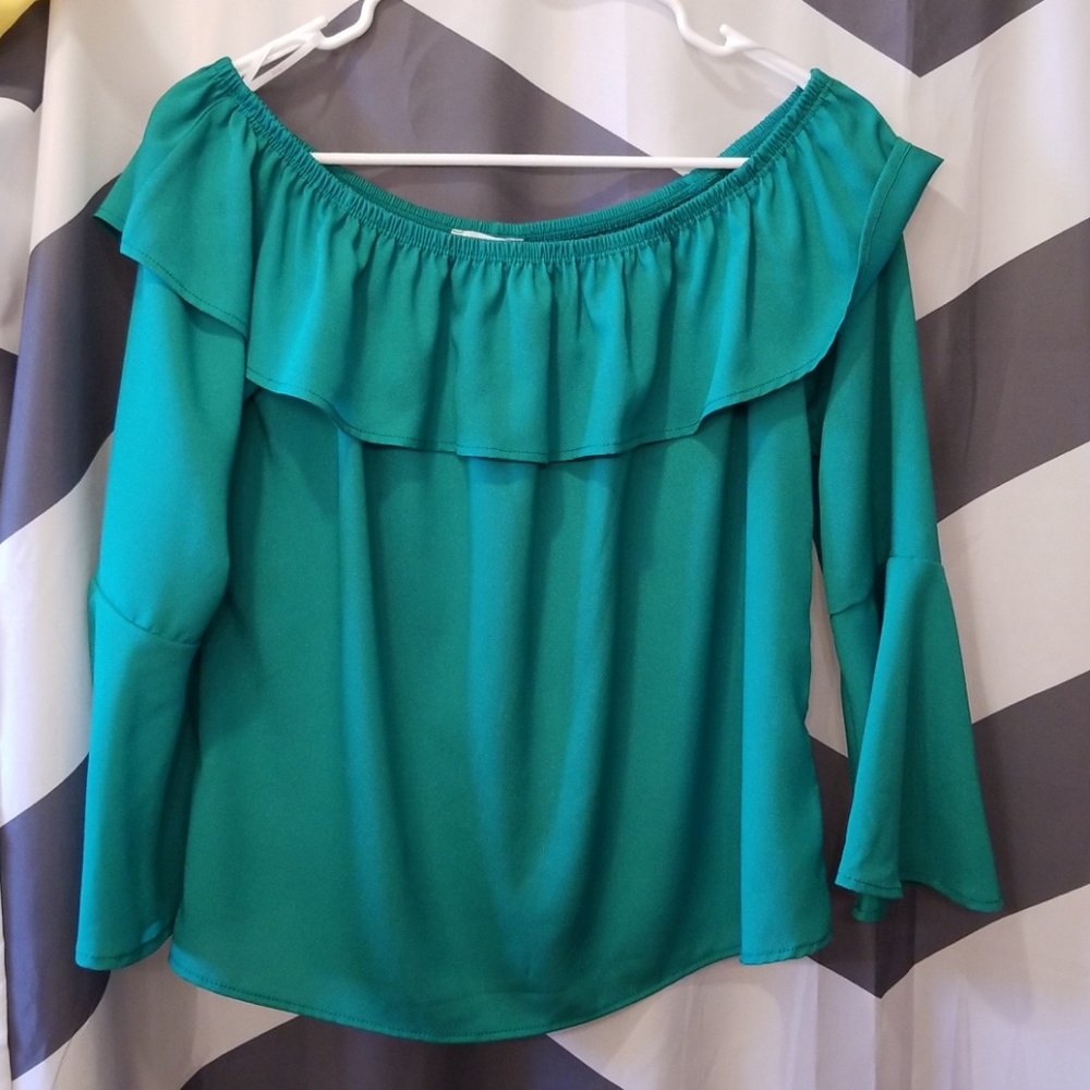 Green blouse new without tags agaci